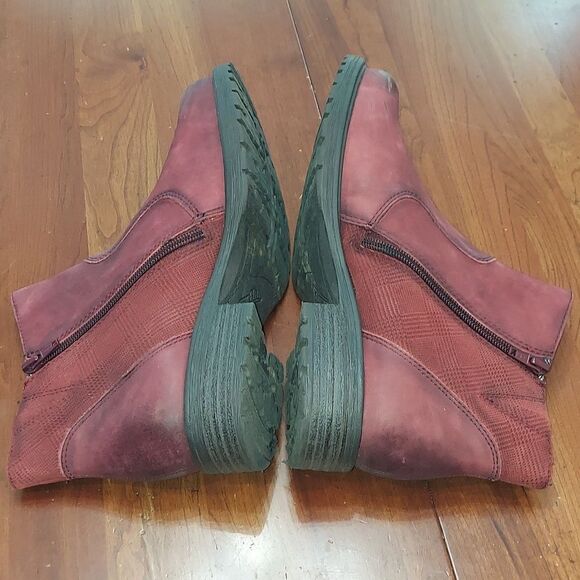 Earth Jordan Ankle Moto Bootie Distressed Red Wine Leather - Women 9.5 D - Picture 5 of 8